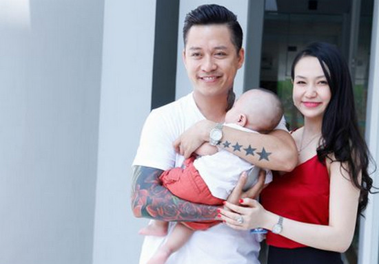 Ít ai ngờ, bà xã Tuấn Hưng có loạt đồng hồ tiền tỷ đắt đỏ cỡ này Ít ai ngờ, bà xã Tuấn Hưng có loạt đồng hồ tiền tỷ đắt đỏ cỡ này